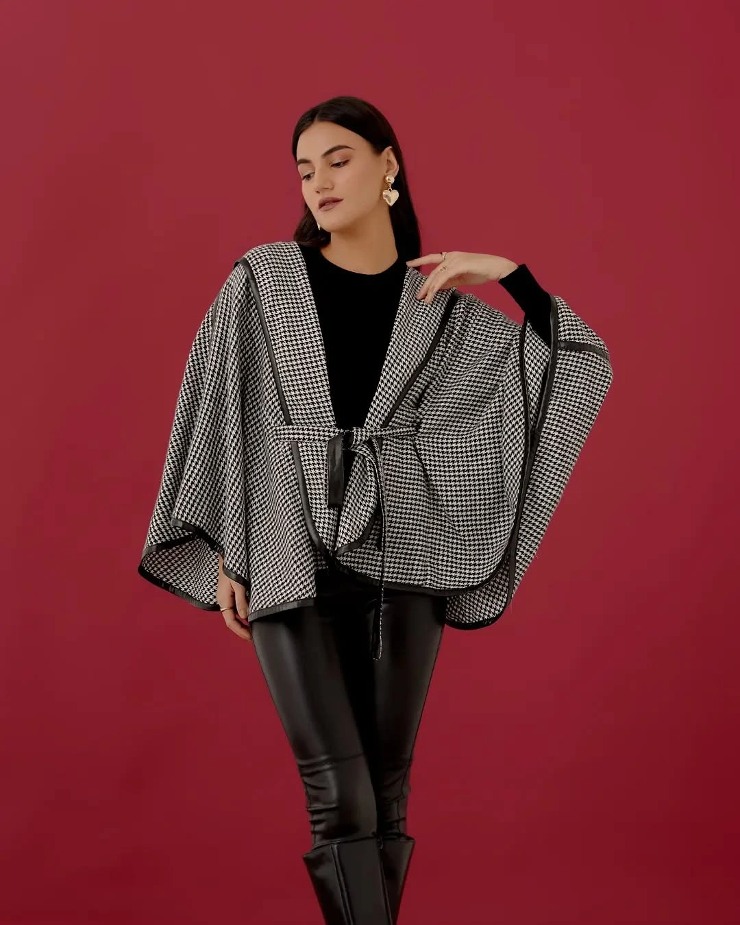 boho chic fall outfits 2026 Modern Cape Layers with Graphic Black and White Contrast