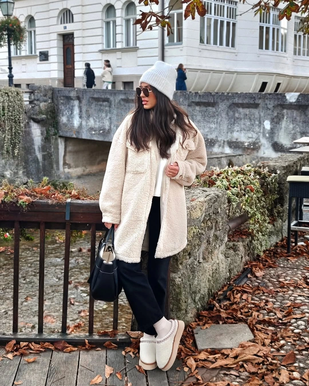 comfy fall outfits 2026 Soft Teddy Layers That Feel Like a Warm Hug