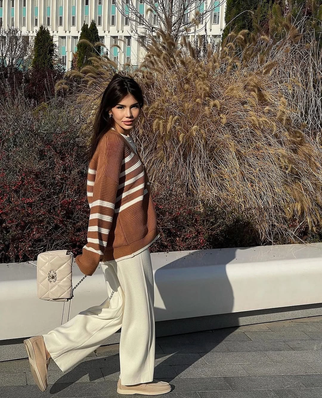 cozy & chic autumn outfits for women 2026 Warm Caramel Layers with Relaxed Knit Elegance