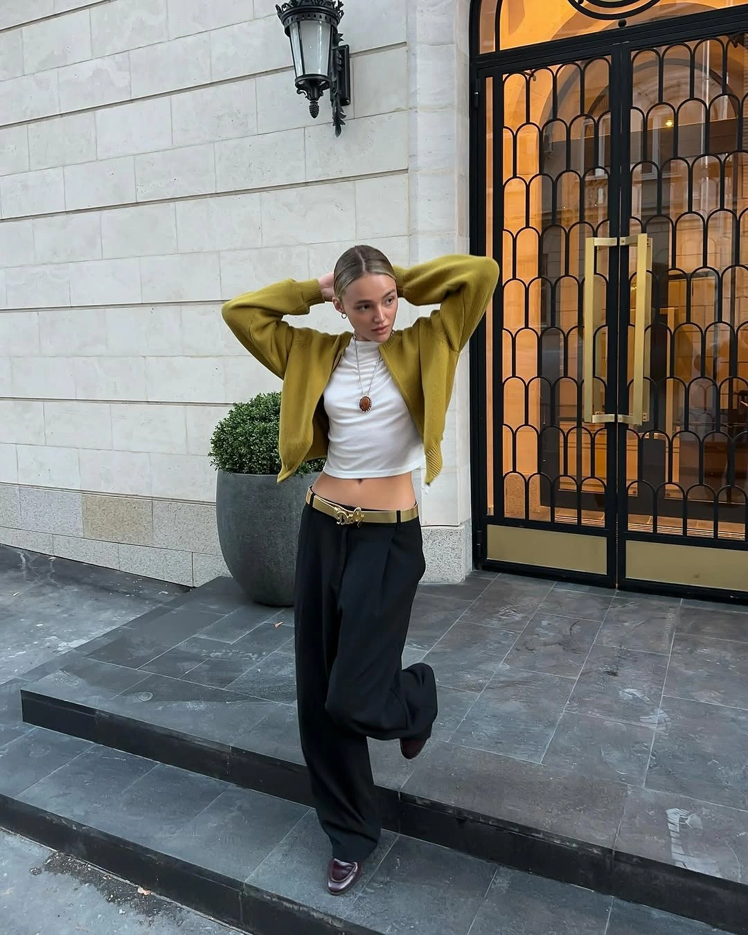 cozy & chic autumn outfits for women 2026 Olive Green Cardigans That Refresh Classic Autumn Neutrals