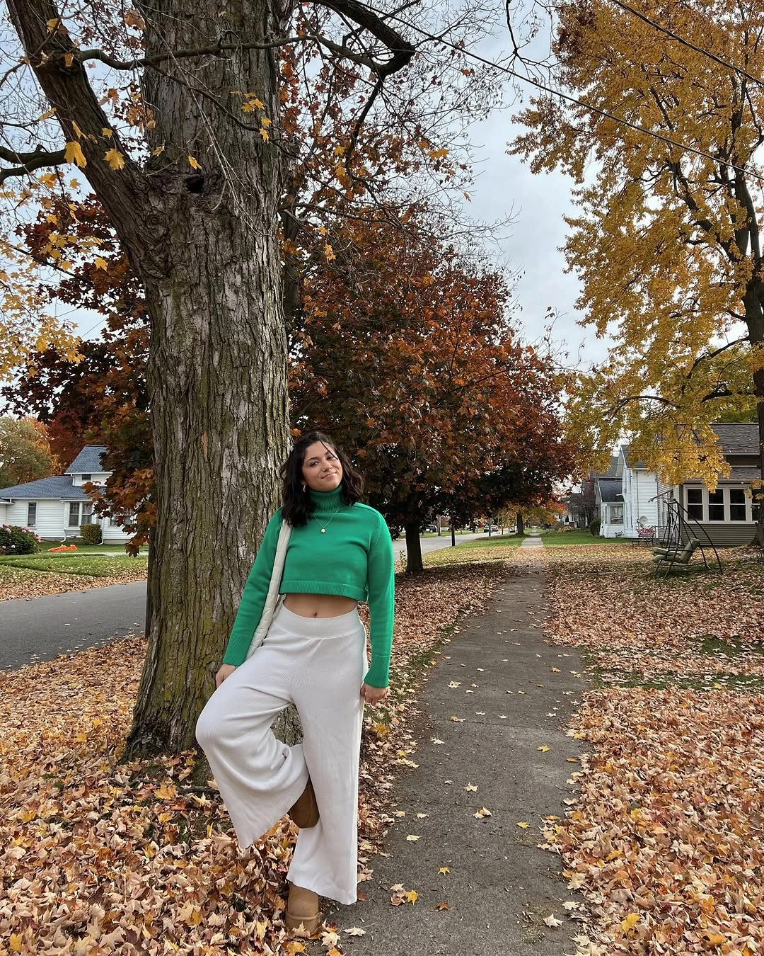 early fall outfits 2026 Bright Green Knit and Wide-Leg Pants for Colorful Fall Weekends