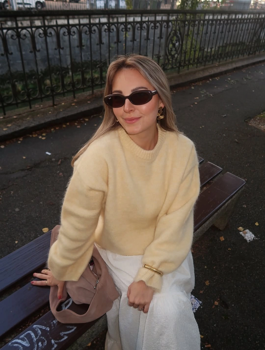 fall mom outfits 2026 Soft Neutral Knitwear That Feels Elegant Without Trying Too Hard