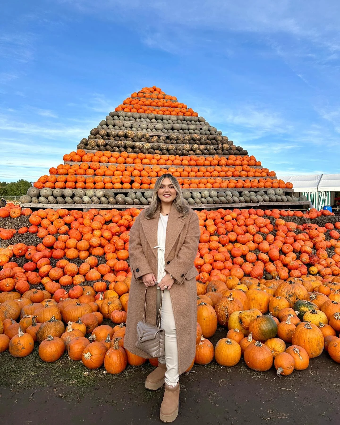 fall mom outfits 2026 A Camel Coat Outfit That Never Fails at the Pumpkin Patch