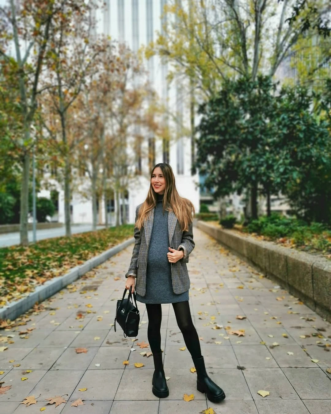 fall mom outfits 2026 Layered Blazer Styling That Elevates Everyday Maternity Fashion