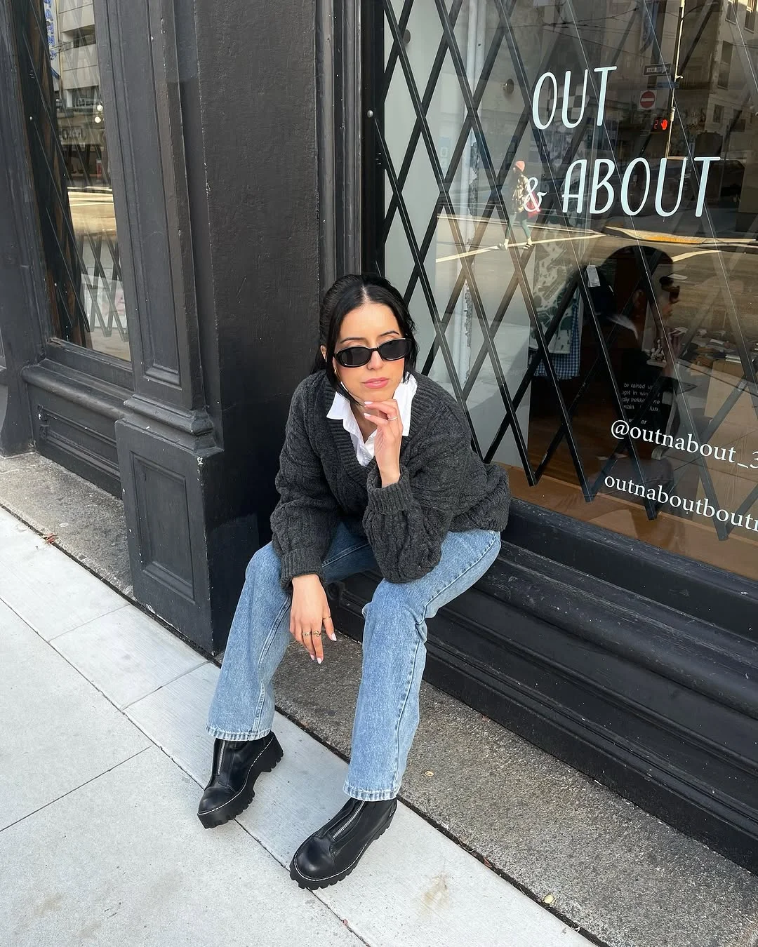 fall outfits with sweater 2026 Dark Gray V-Neck Layers for Modern City Style