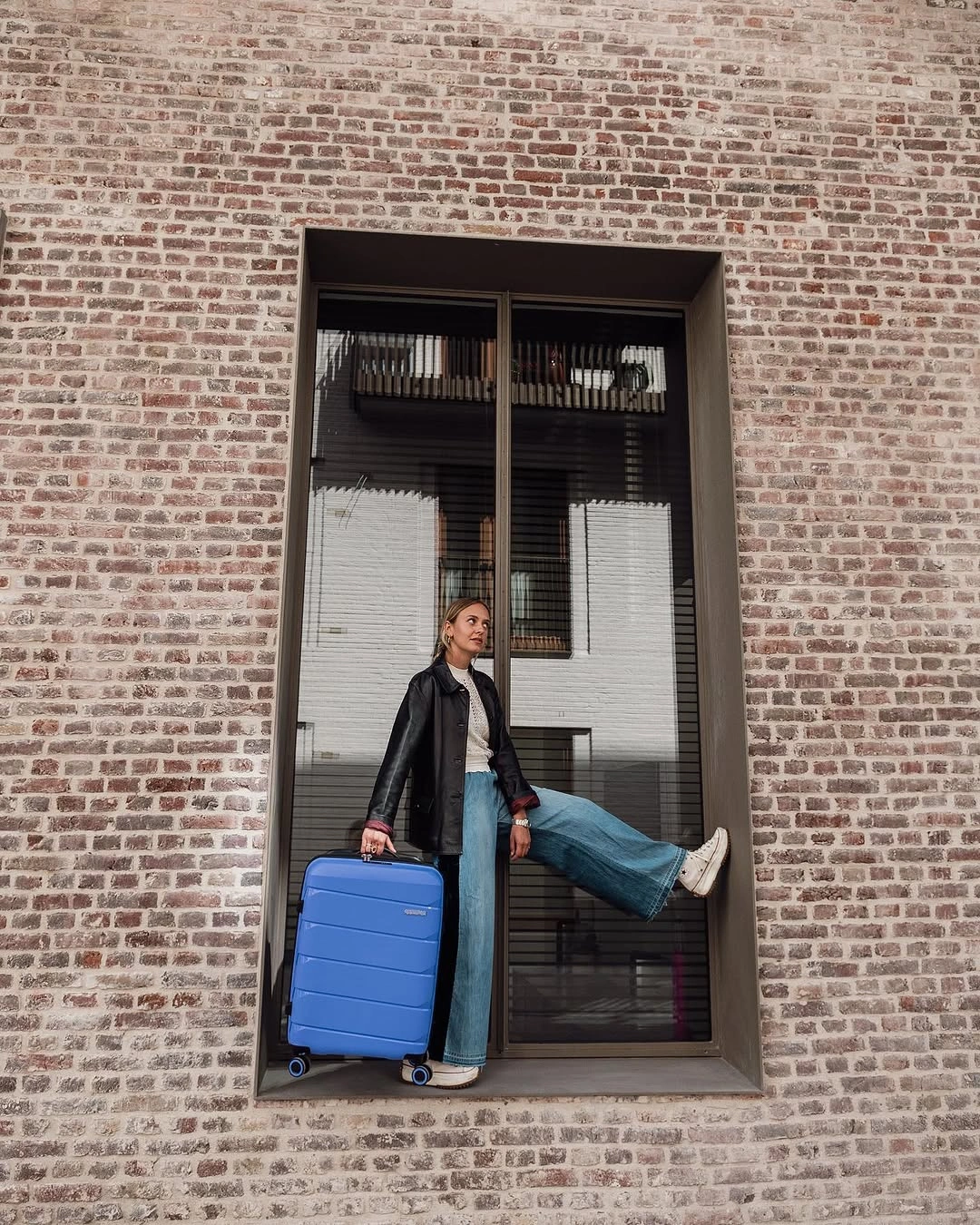 fall travel outfits 2026 Effortless Airport Layers Built Around Relaxed Denim