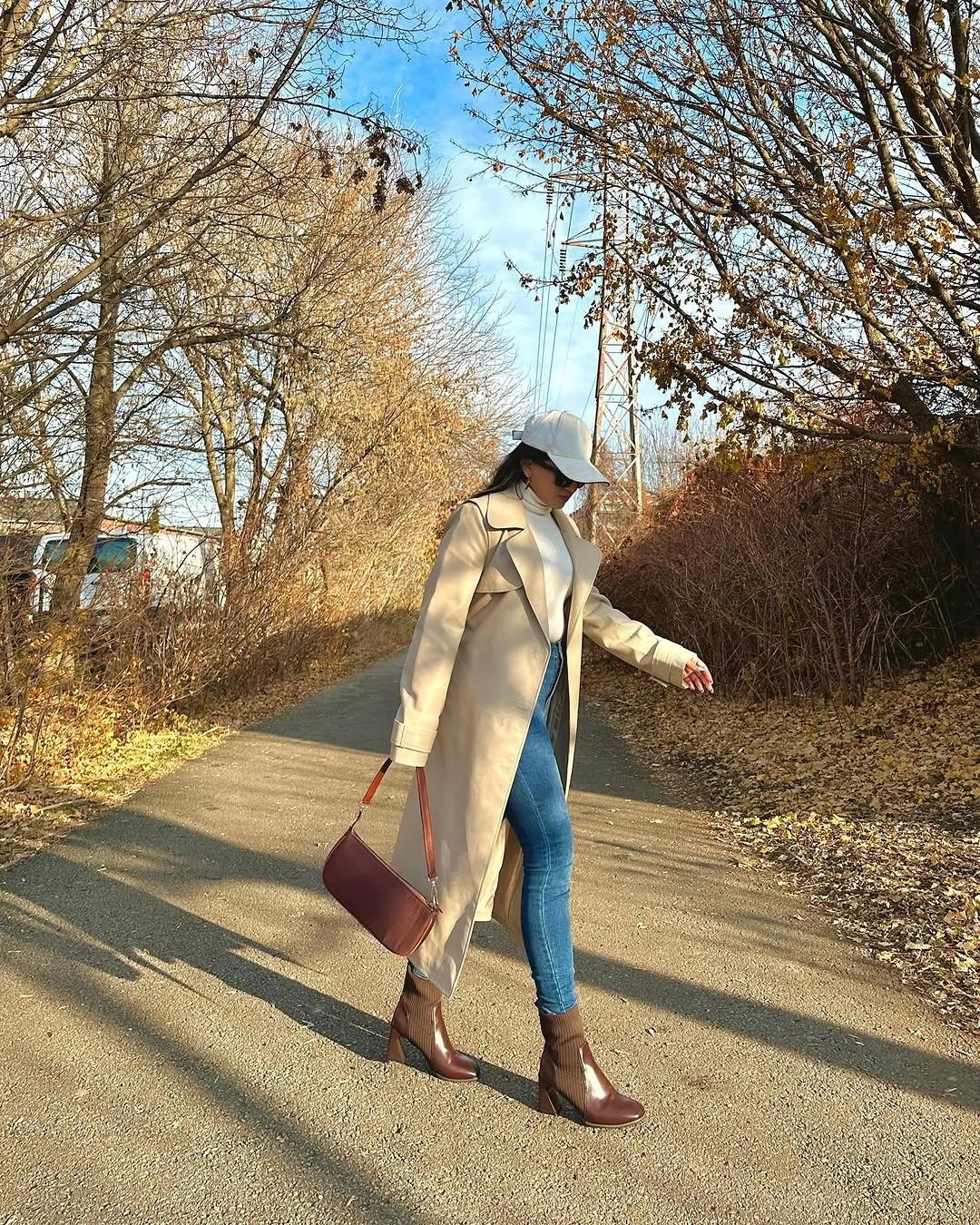 fall travel outfits 2026 Classic Trench Coats That Never Miss During Autumn Travel