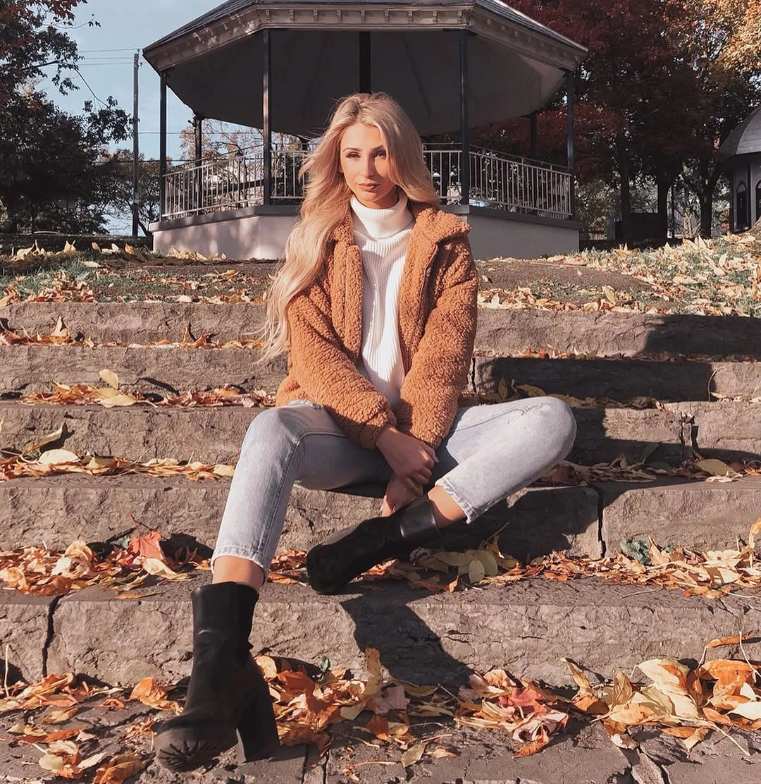nice fall outfits 2026 Cozy Teddy Jacket with Light Wash Denim