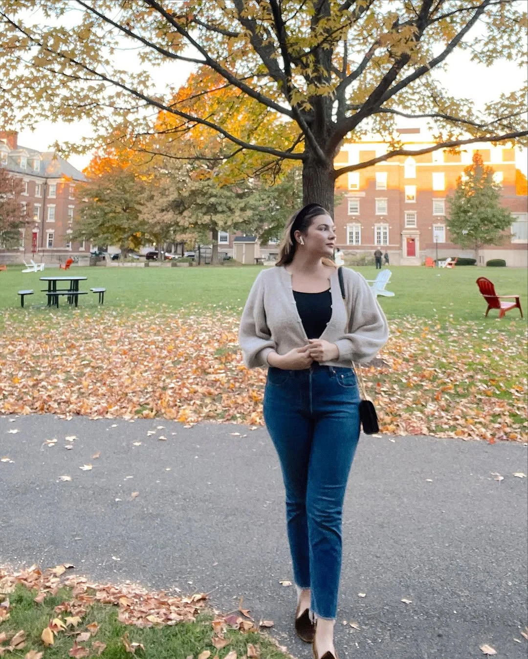 simple fall outfits 2026 A Soft Cardigan and Dark Denim That Never Go Out of Style