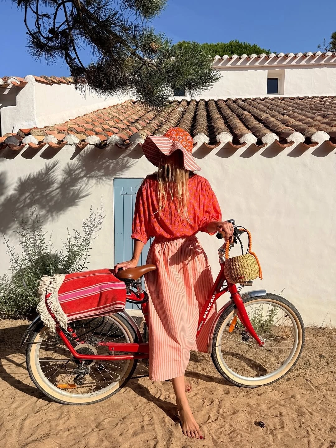 august outfits 2026 Playful Mediterranean Color Mixing For Late Summer Days