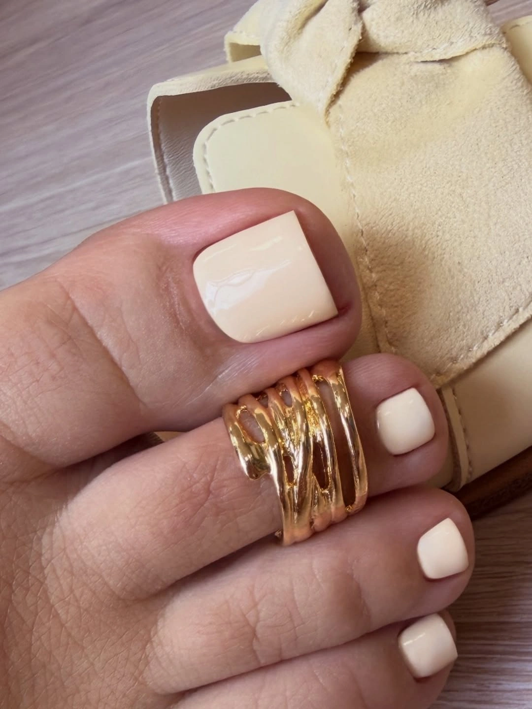 august toe nails 2026 Classic Cream Pedicure That Goes with Everything