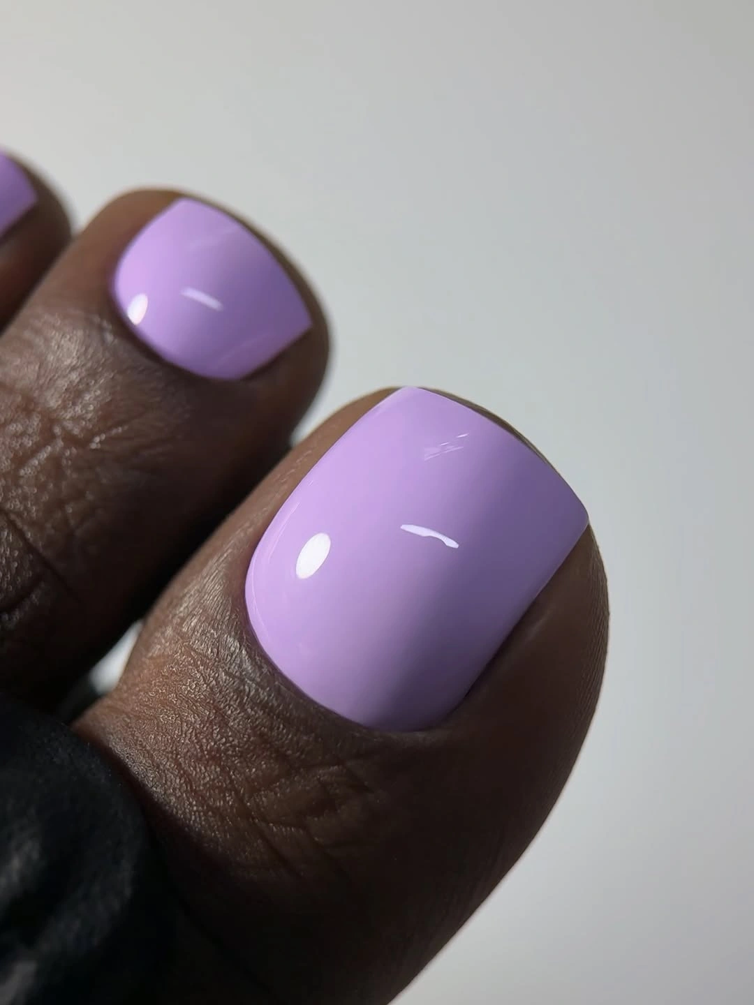 august toe nails 2026 Glossy Lavender Simplicity for Effortless August Style