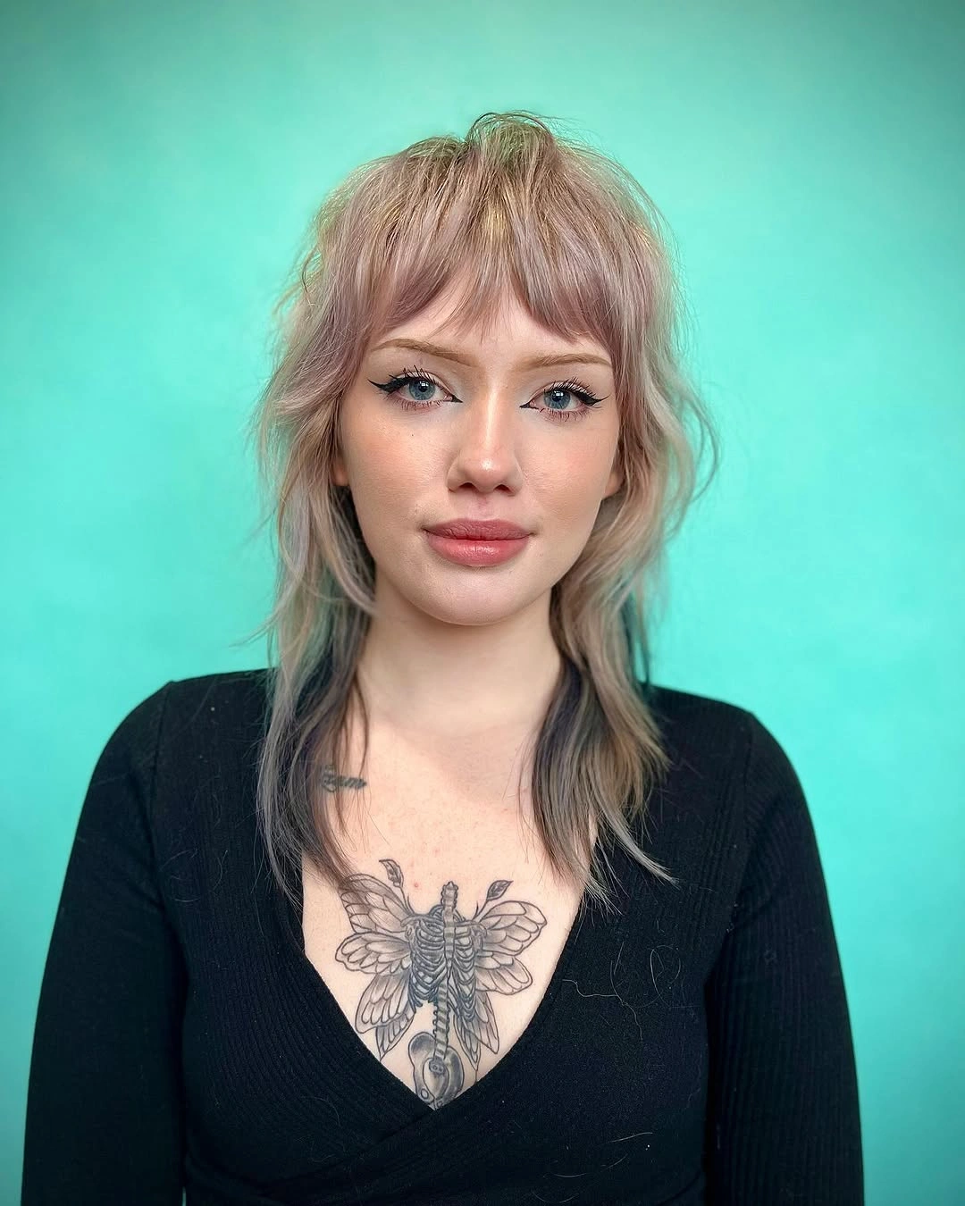 choppy medium layered hair Cool Blonde Layers With Feather-Light Texture
