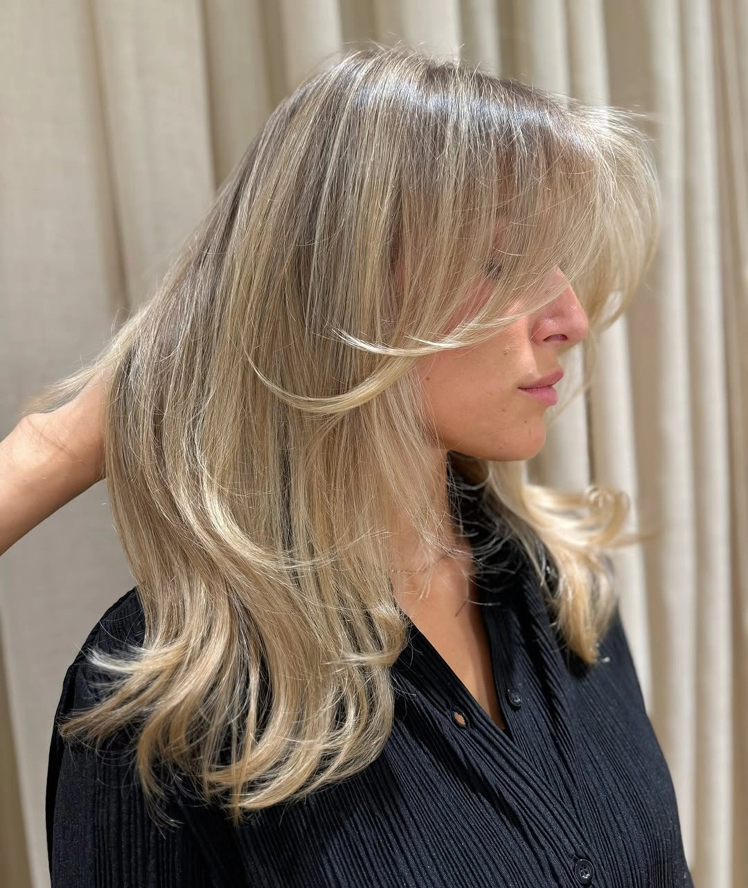 dirty blonde hair color Elegant Dirty Blonde with Feathered Curtain Layers