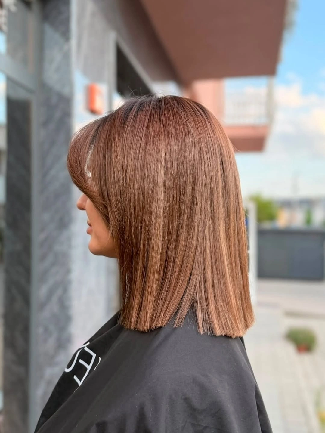 fall brunette hair colour 2026 Warm Cinnamon Blunt Lob