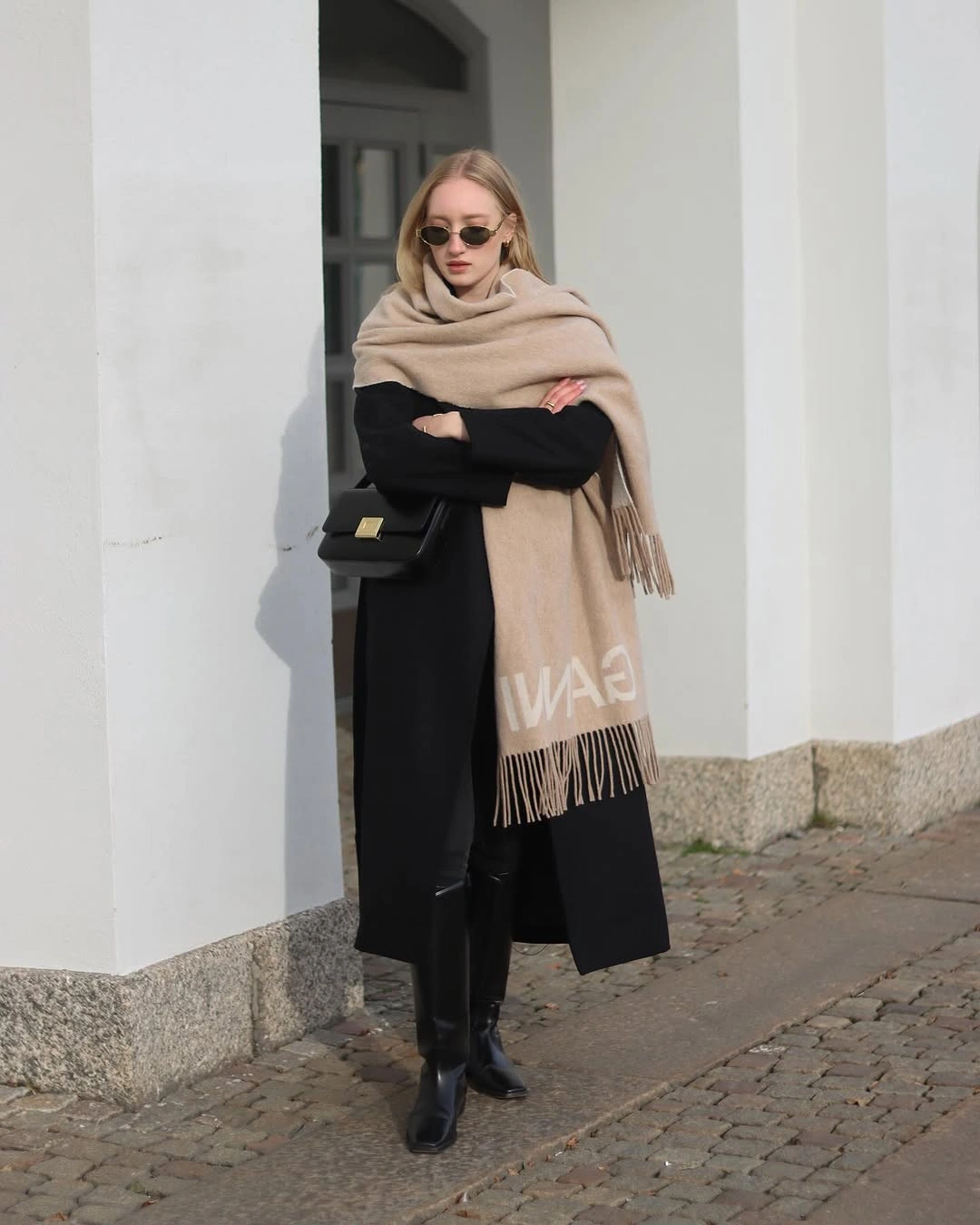fall classy outfits women 2026 Black Wool and Soft Beige Scarves for Quiet Luxury