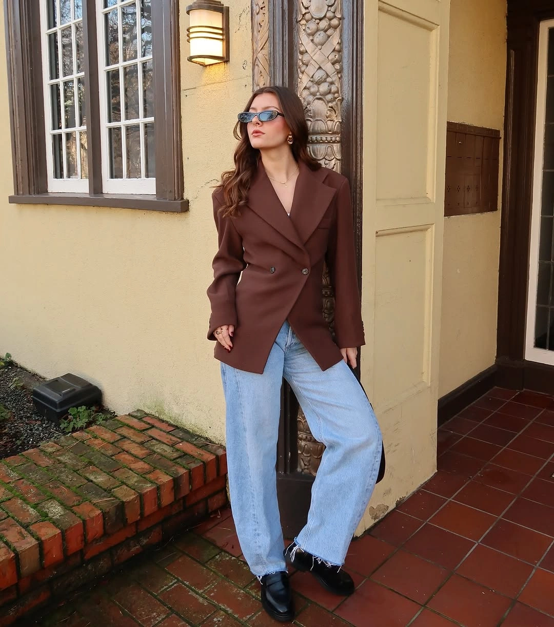 fall classy outfits women 2026 Chocolate Blazers and Wide-Leg Jeans for Effortless Smart Casual Style