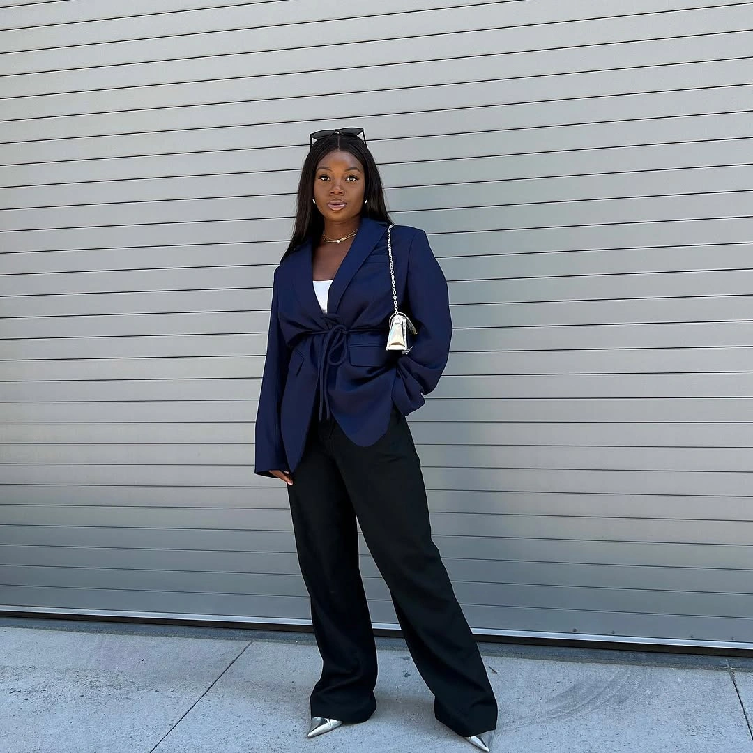 fall classy outfits women 2026 Navy Blazers with Wide-Leg Trousers for Contemporary Power Dressing