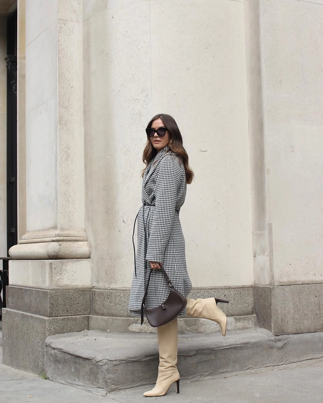 fall classy outfits women 2026 Houndstooth Coats and Cream Boots for Timeless Fall Sophistication
