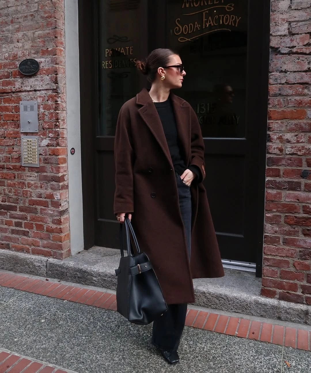 fall classy outfits women 2026 Dark Chocolate Wool Coats That Never Go Out of Fashion