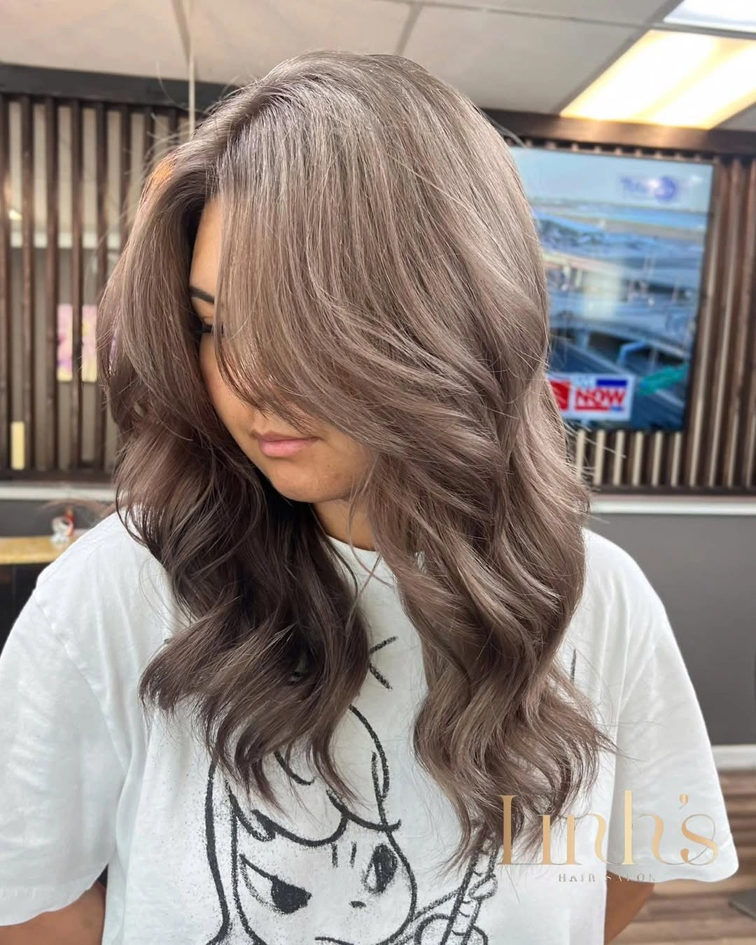 fall hairstyles 2026 Cool Mushroom Brunette With Airy Face Framing Layers
