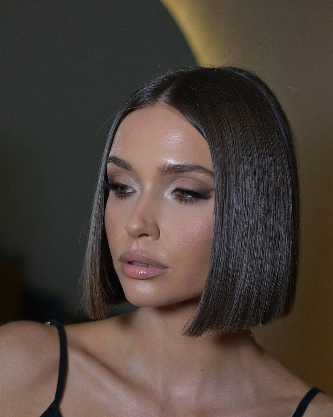 Fall hairstyles for office 2026 Precision Glass Bob for a Sharp Professional Finish