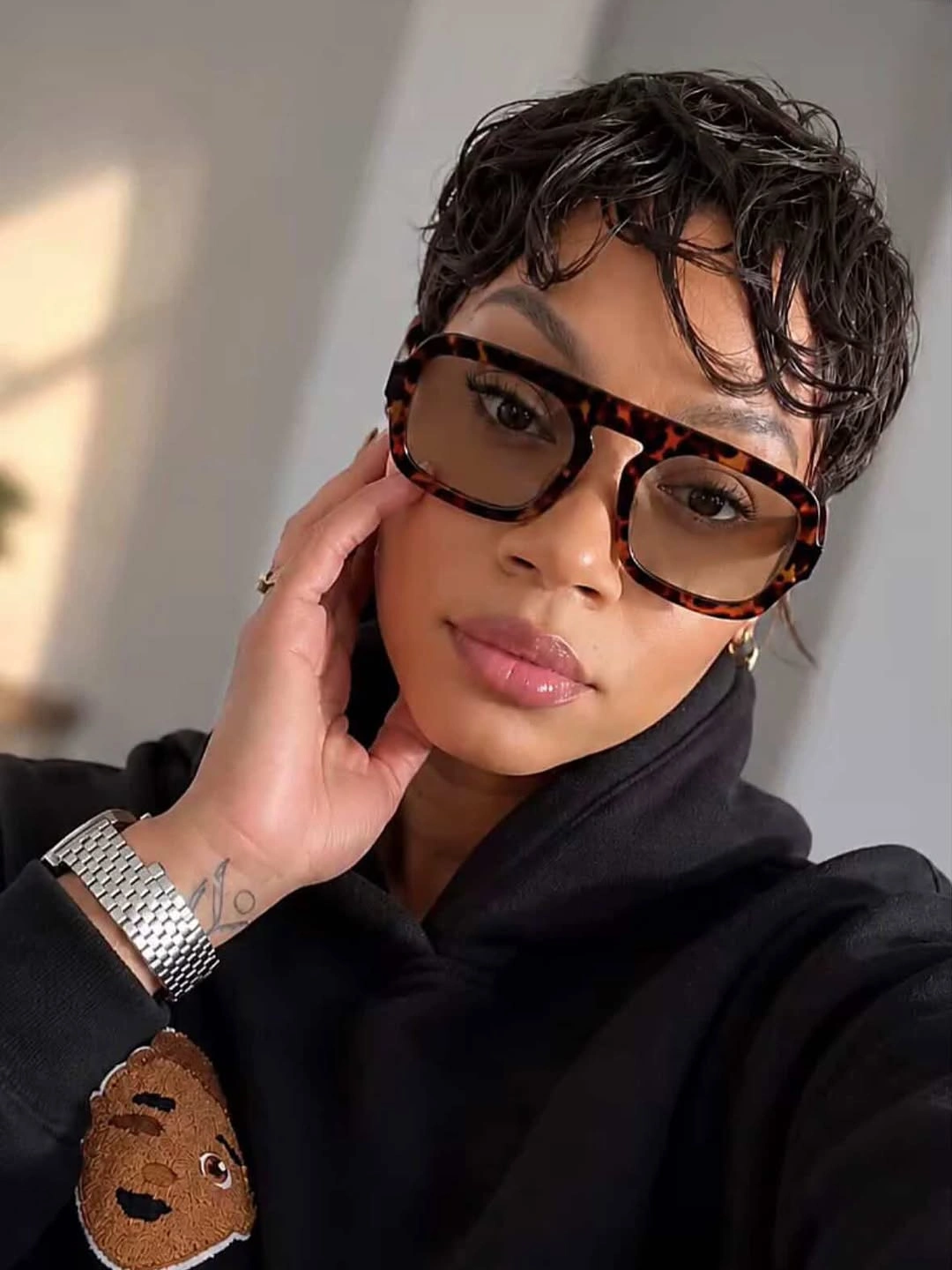 fall pixie haircut ideas 2026 Wet Texture Pixie With Effortless Chic Finish