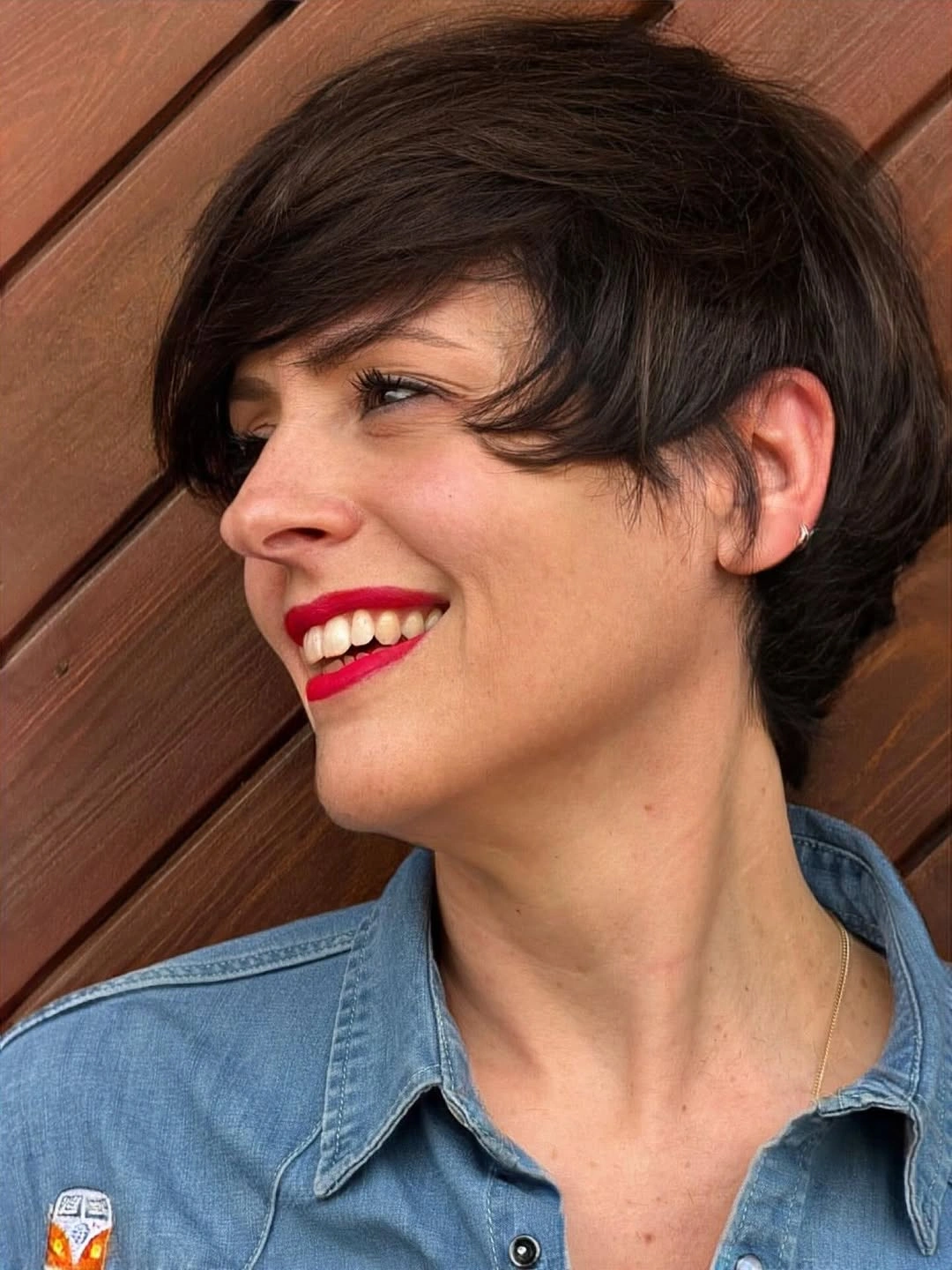 fall pixie haircut ideas 2026 Side-Swept Pixie With Elegant Volume