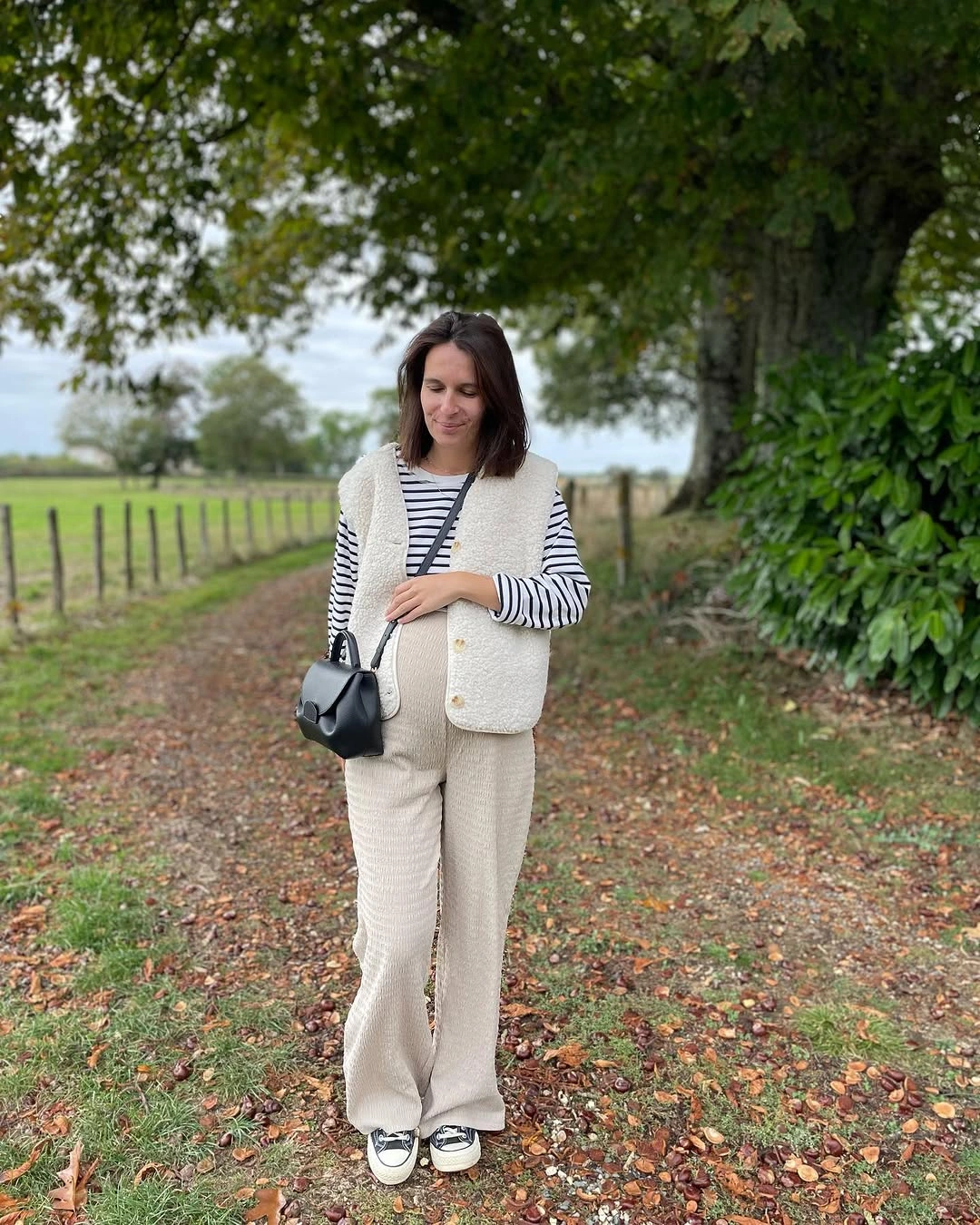 fall pregnancy outfits 2026 Soft Neutrals That Make Everyday Dressing Feel Effortless