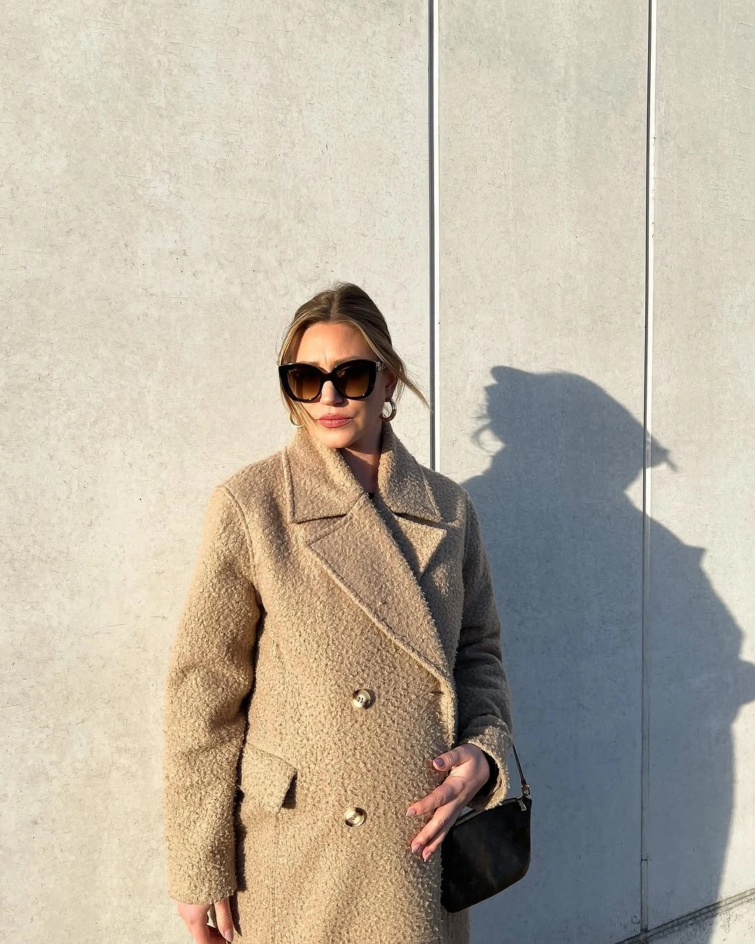 fall pregnancy outfits 2026 Soft Neutral Coats That Always Look Expensive