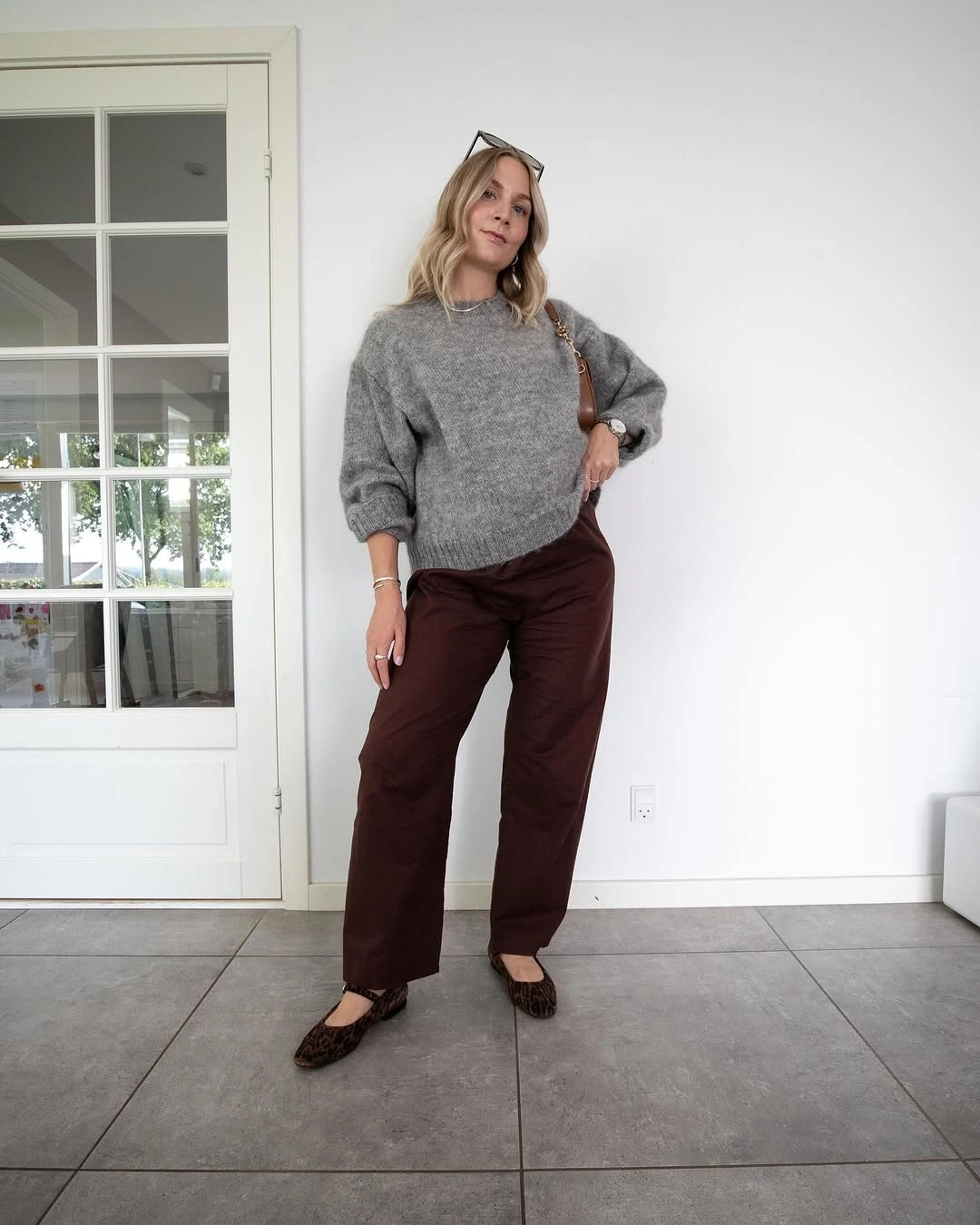 fall pregnancy outfits 2026 Relaxed Knitwear and Chocolate Trousers for Everyday Comfort