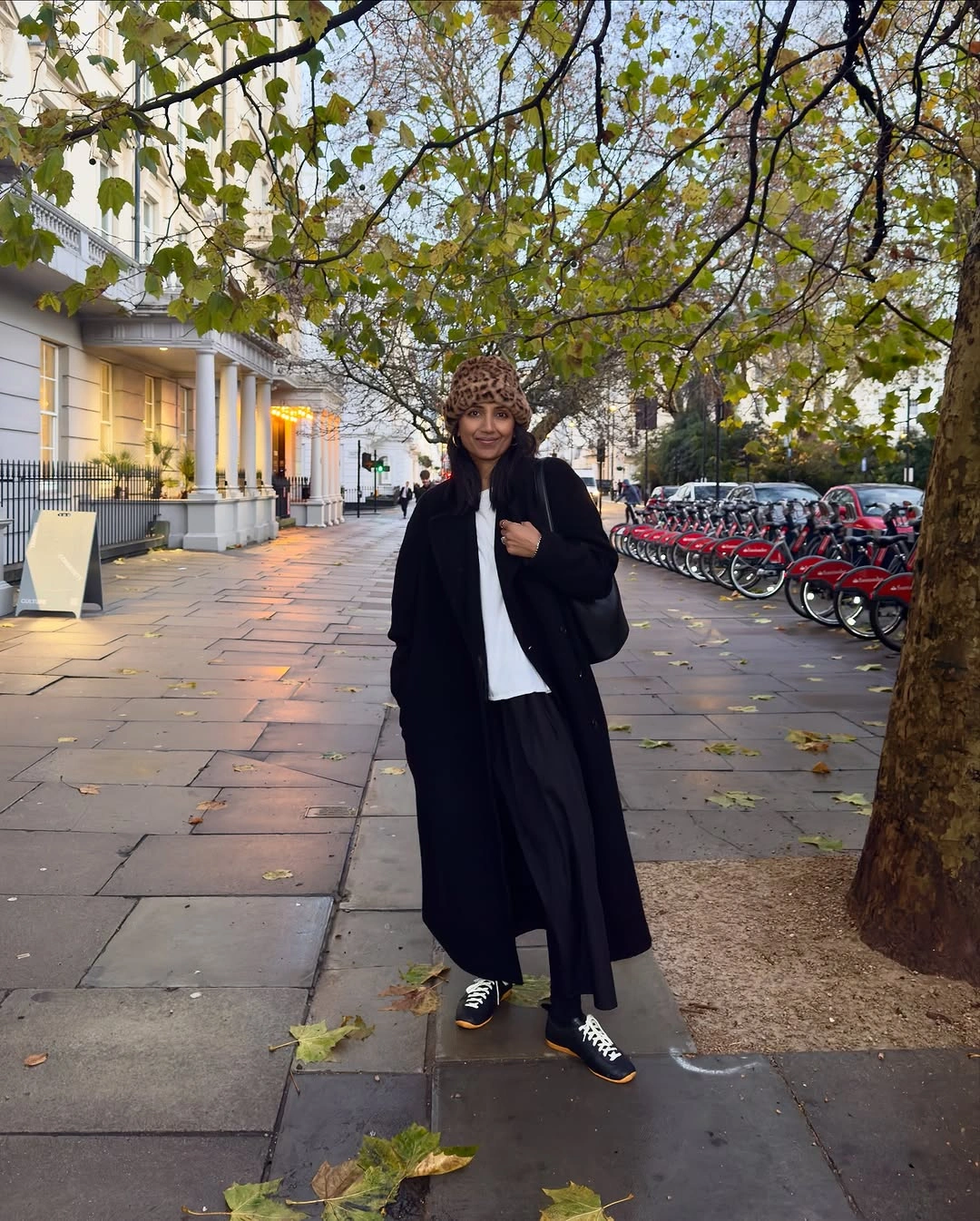 fall professional outfits women 2026 Long Coat Styling for Relaxed City Commutes