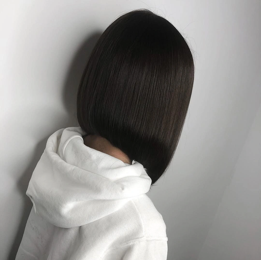 fall medium haircuts 2026 Glass Hair Blunt Bob With Precision Ends