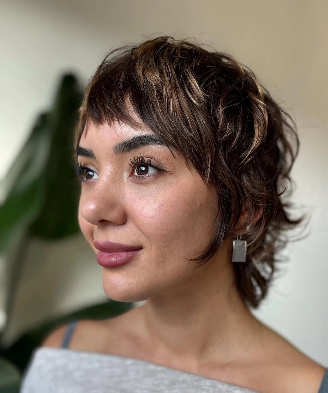 fall short haircuts 2026 Piecey Textured Pixie With Dimensional Brunette Highlights