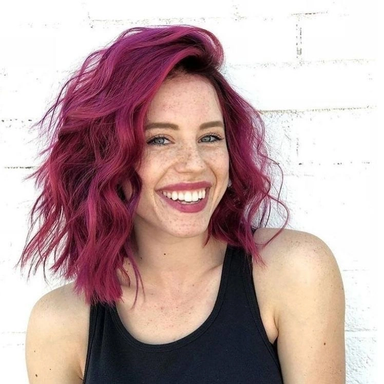 fall medium haircuts 2026 Berry Wave Bob That Brightens Autumn Days
