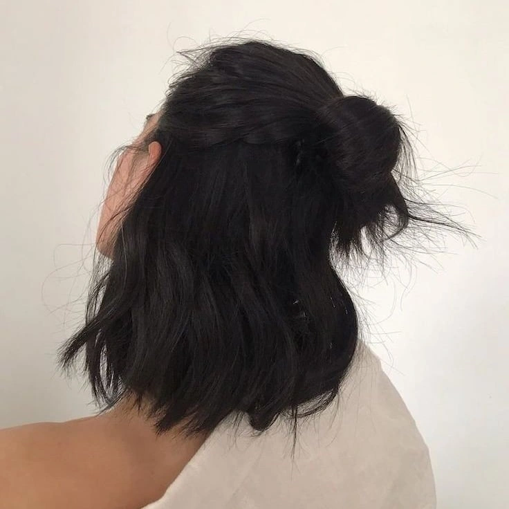 fall medium haircuts 2026 Relaxed Half-Up Bob For Everyday Fall Style