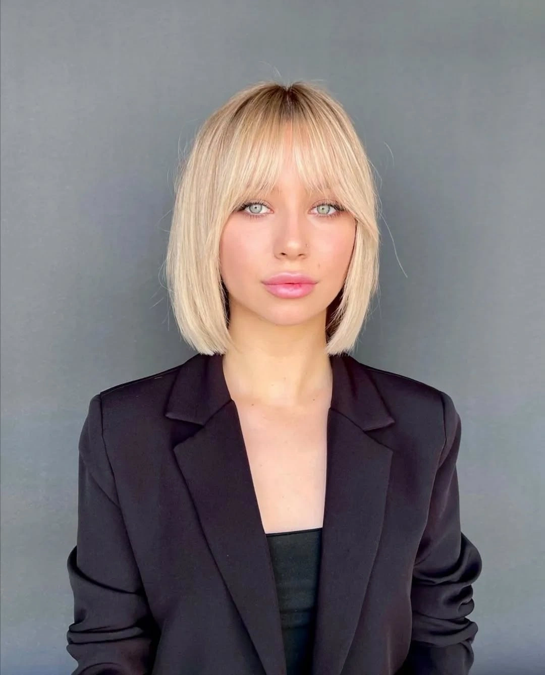 fall short haircuts 2026 Classic Blonde Precision Bob That Never Goes Out of Style
