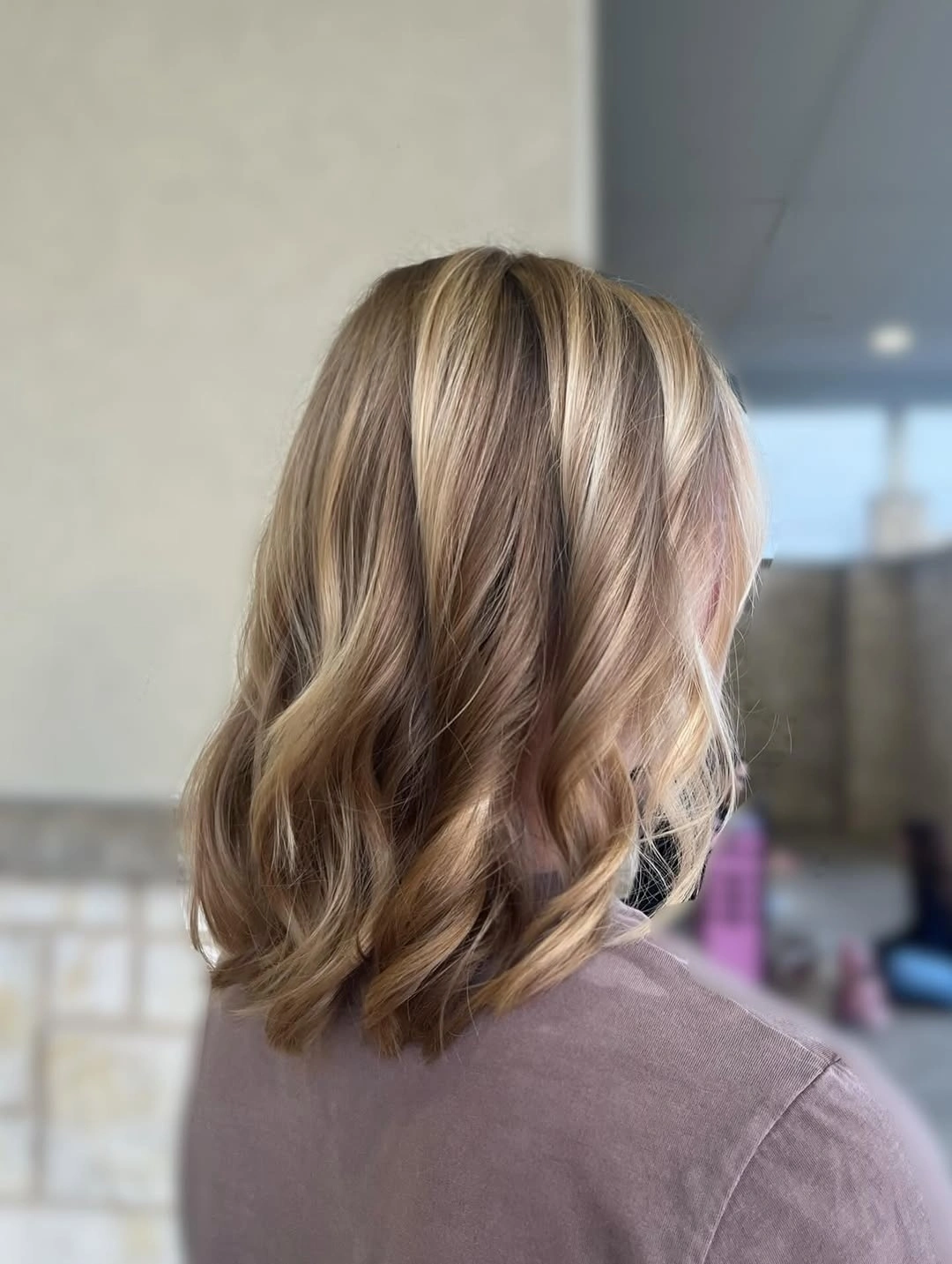 fall medium haircuts 2026 Soft Honey Blonde Lob With Effortless Waves