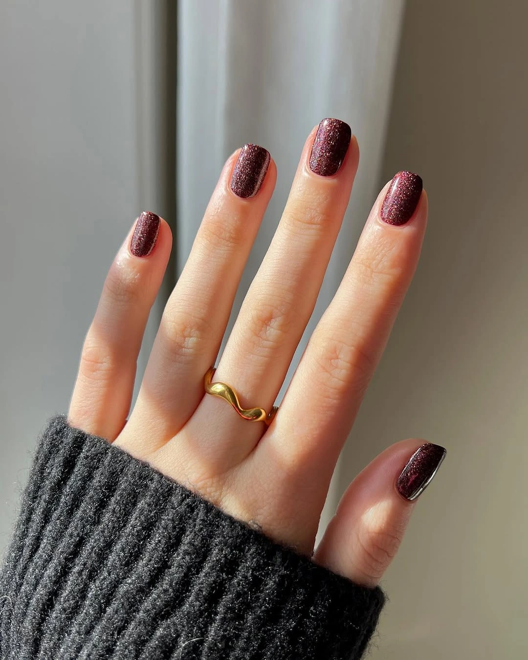 Fall short nails 2026 Fine Glitter Burgundy Short Nails
