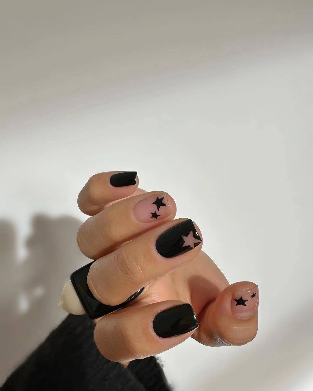 Fall short nails 2026 Black Star Accent Short Nails