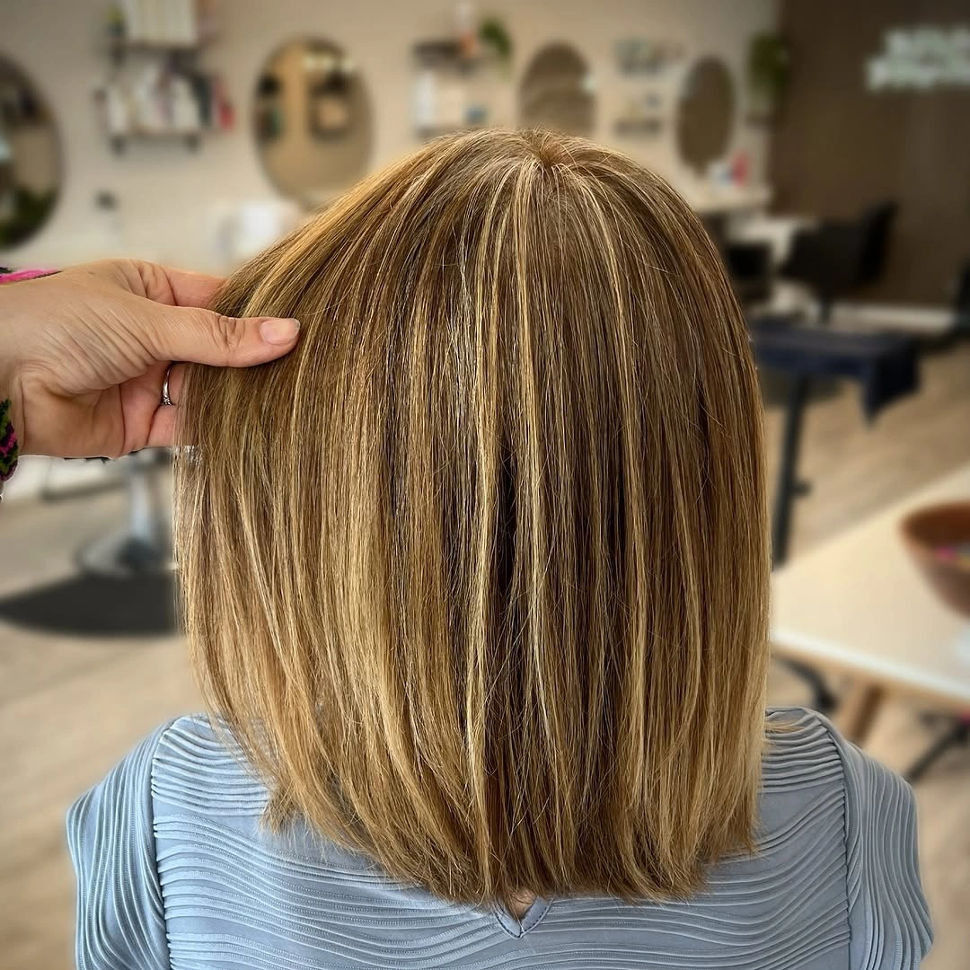 Hair Lowlights: Color Ideas and Inspiration Golden Honey Bob With Fine Dimensional Ribbons