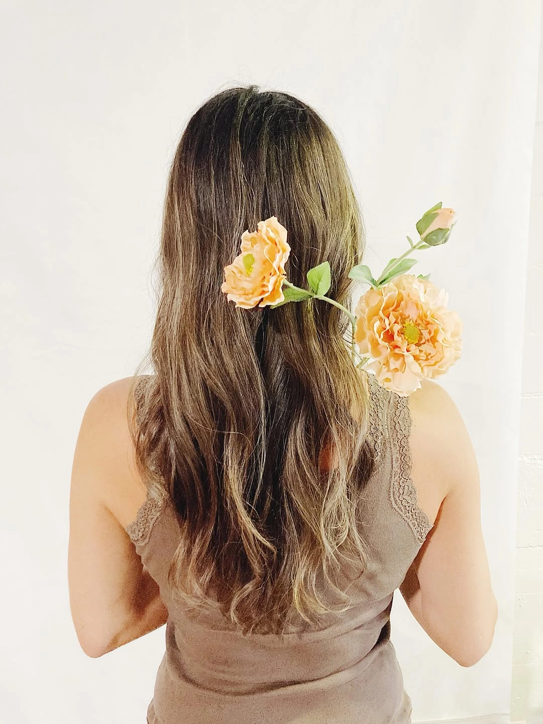 Hair Lowlights: Color Ideas and Inspiration Natural Lowlights That Make Long Hair Feel Effortless