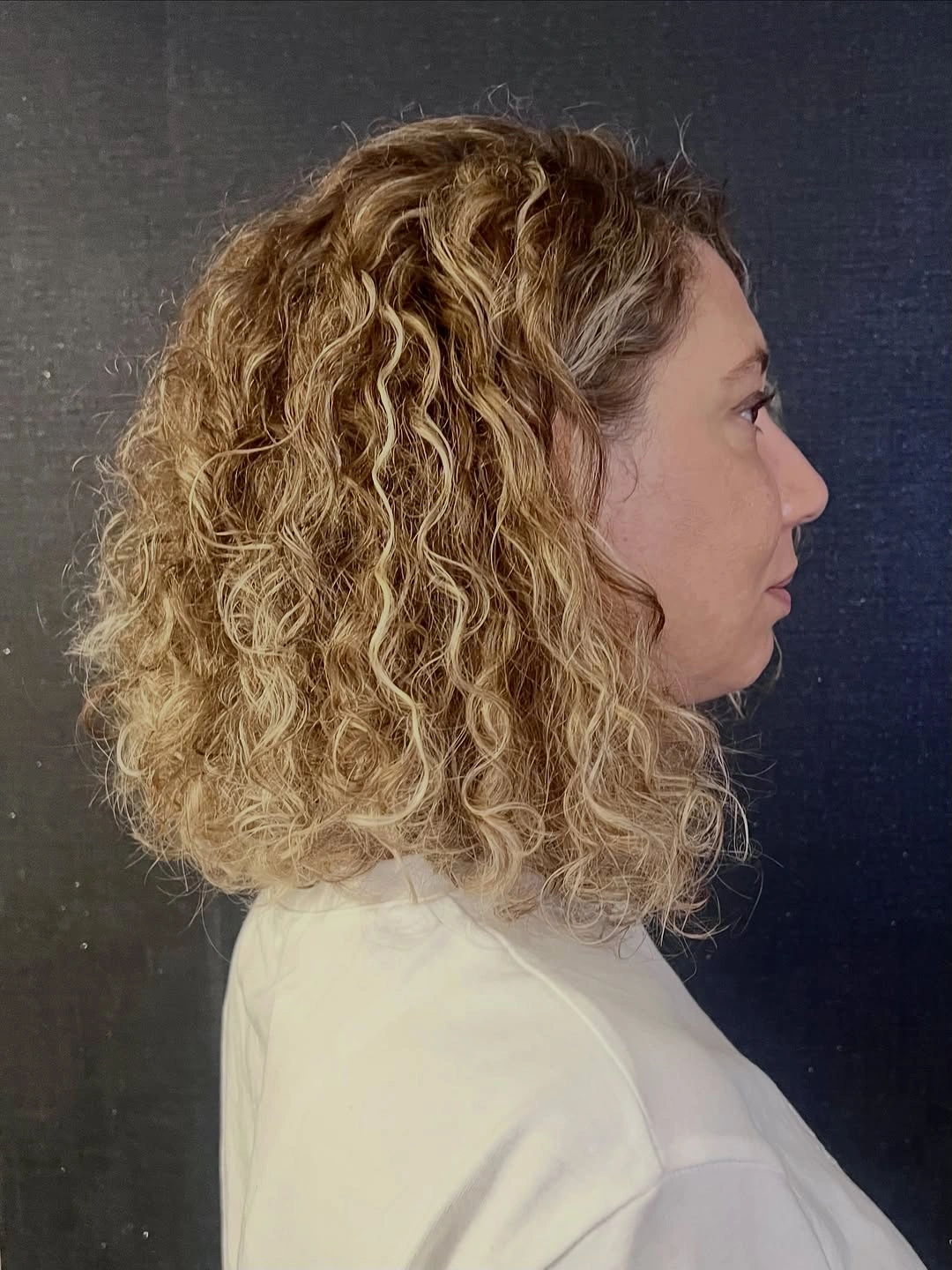 heatless curls hairstyle Soft Curly Lob With Dimensional Blonde Highlights