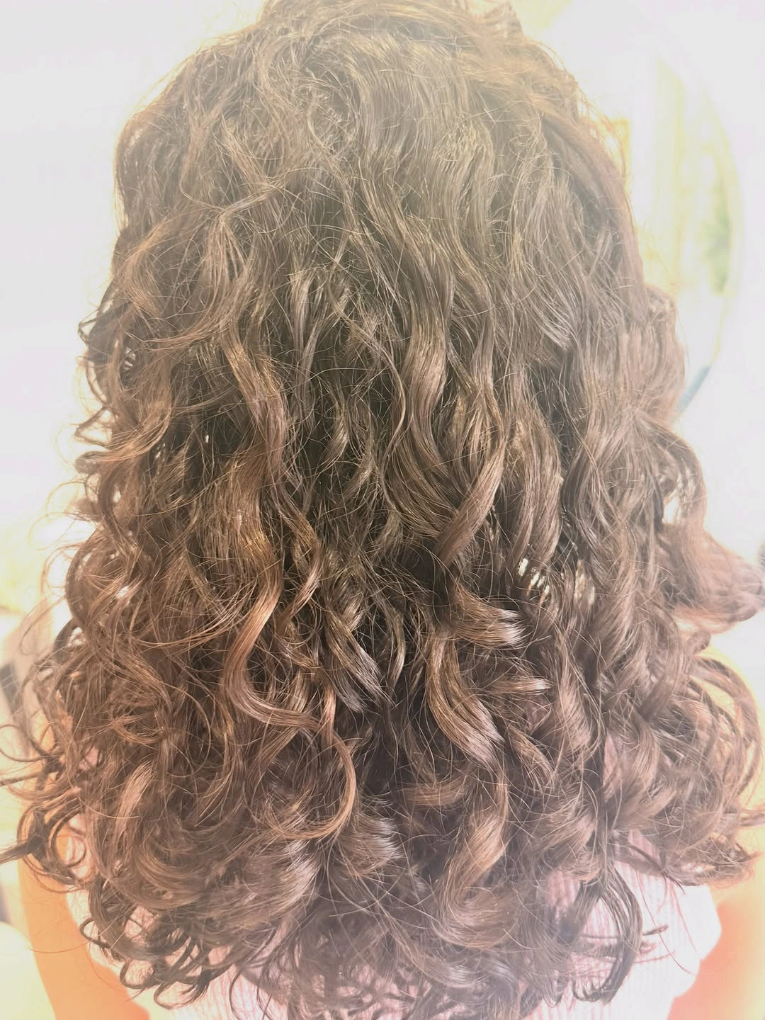 heatless curls hairstyle Glossy Medium Length Curls Full Of Bounce