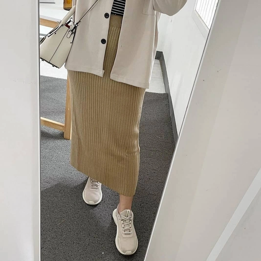 knit skirt outfits fall 2026 Casual Rib Knit Skirt With Sneakers for Everyday Comfort