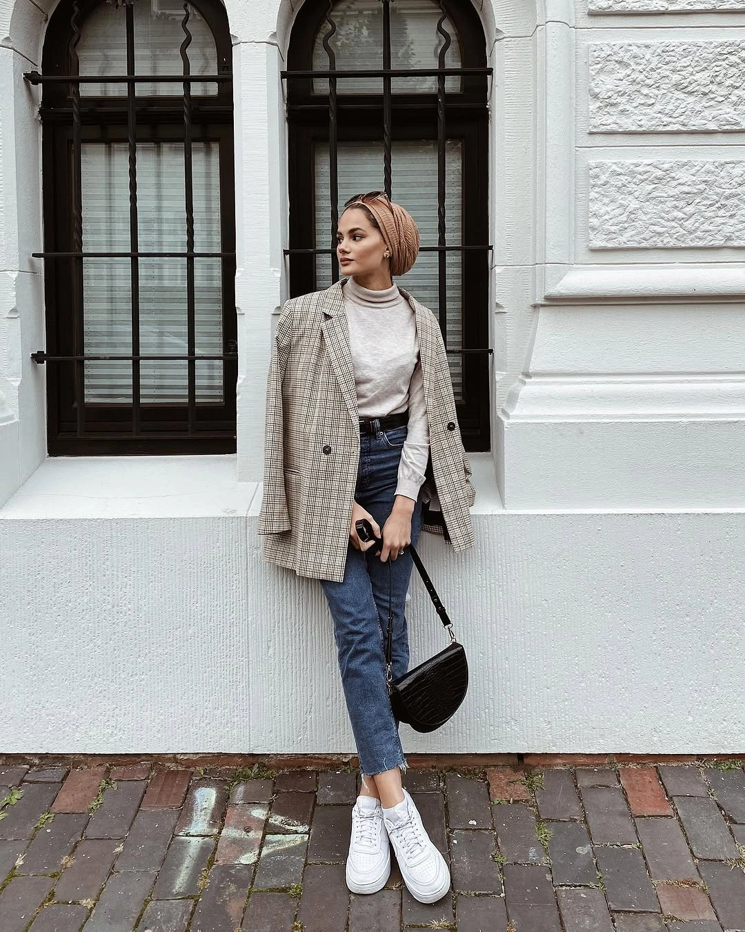 modest fall outfits 2026 Tailored Blazer and Denim for Everyday City Style