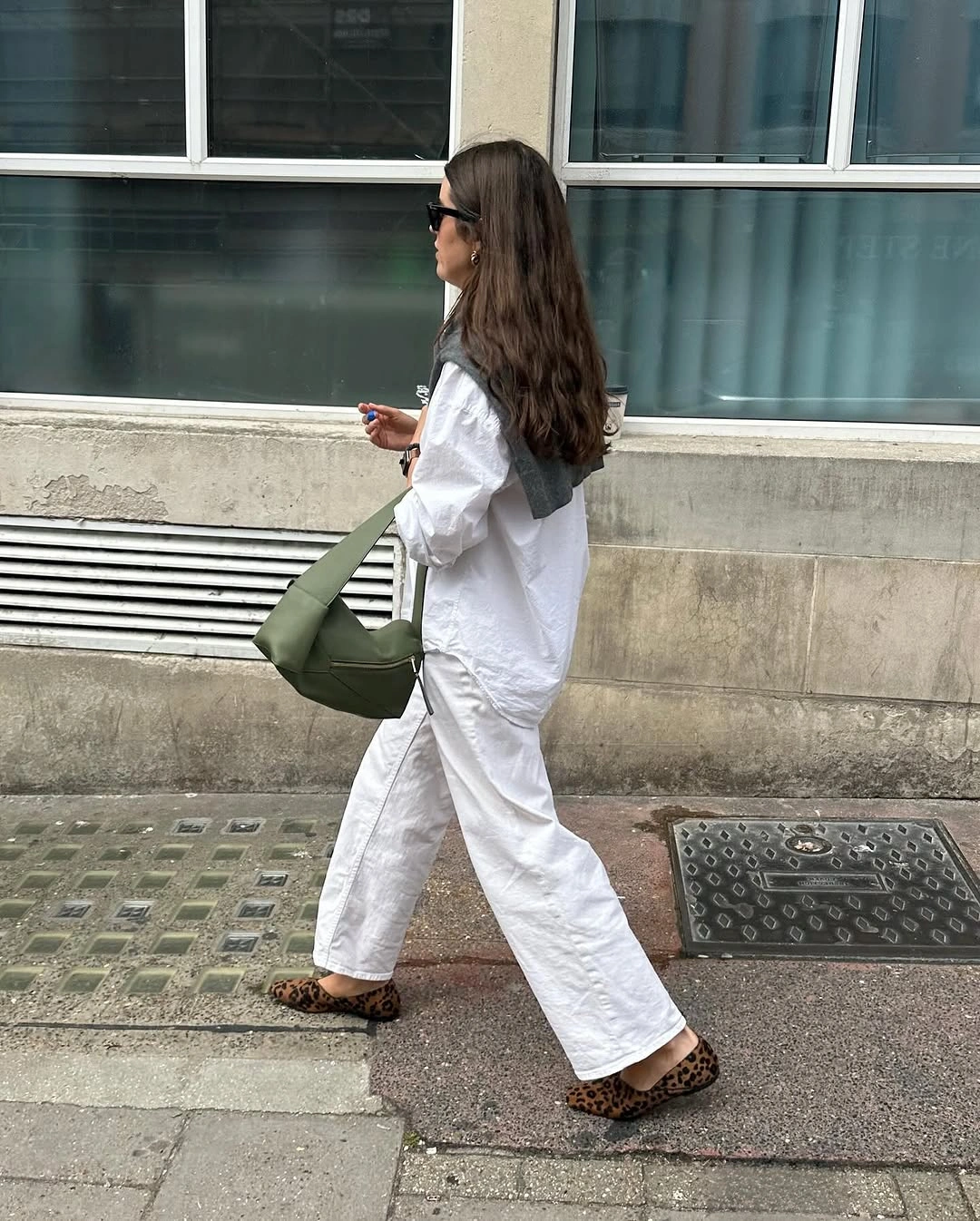 September outfits ideas 2026 All-White Utility Layers With A Green Bag