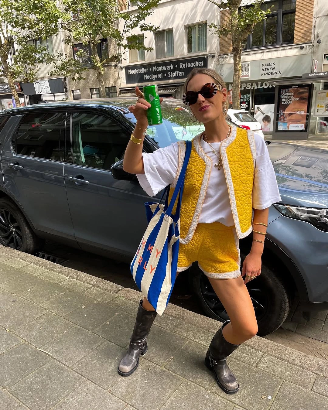 September outfits ideas 2026 Yellow Shorts Set With Oversized White Tee