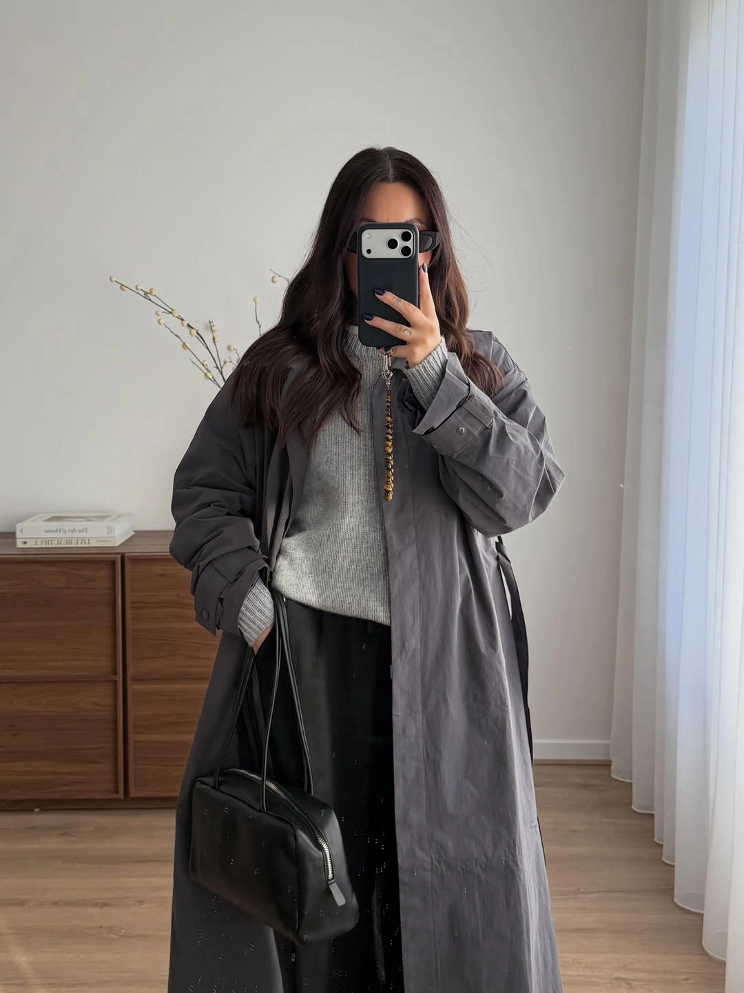 Trench coat fall outfits 2026 Soft Gray Layers Feel Calm And Effortless