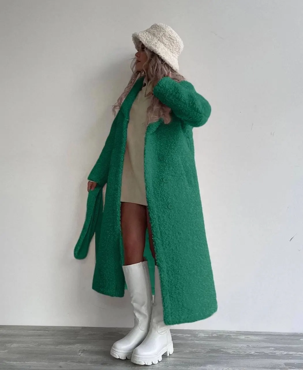 what are must-have fall outfits for 2026 Make a Bold Emerald Coat the Star of Your Fall Wardrobe